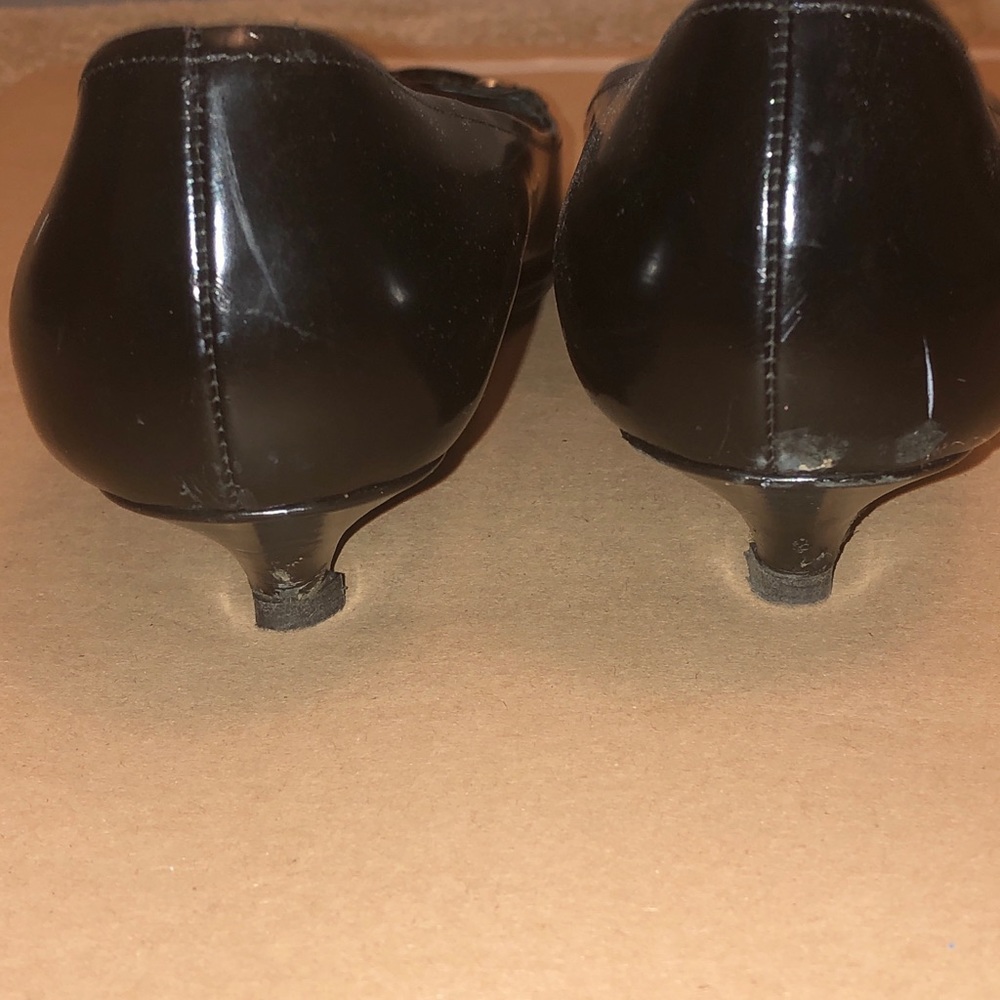 CLASSY PRADA KITTEN HEEL SZ 39/ 9 (fit like a 8.5) - Picture 3 of 3